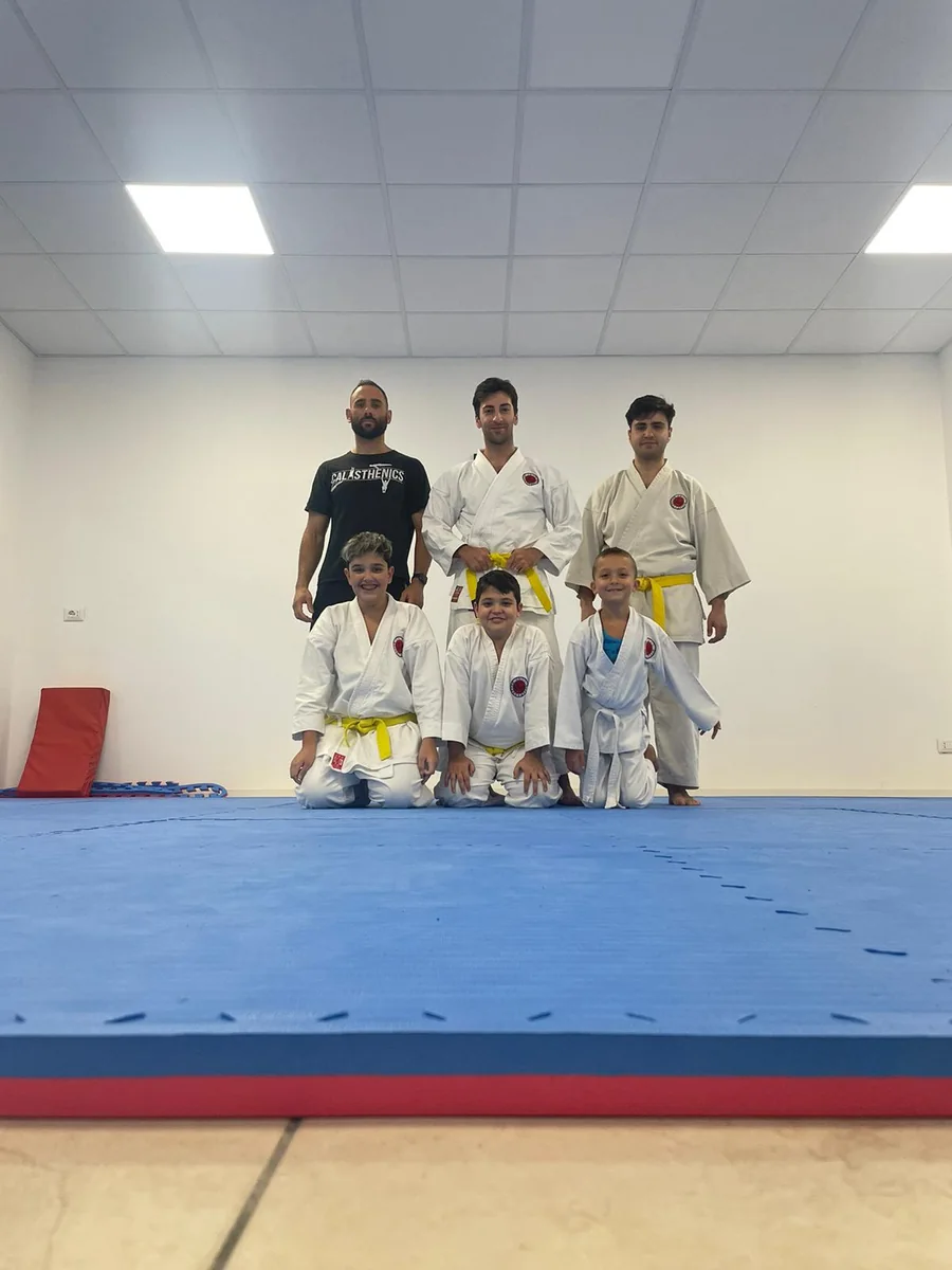 Il gruppo giovani — archivio fotografico del Dōjō Akira-Ito e SKI Sicilia